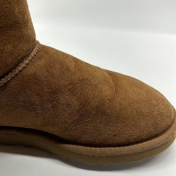 UGG Bailey Button Boots Short Boot Shearling Lined Waterproof Chestnut Brown 7 - Picture 9 of 10